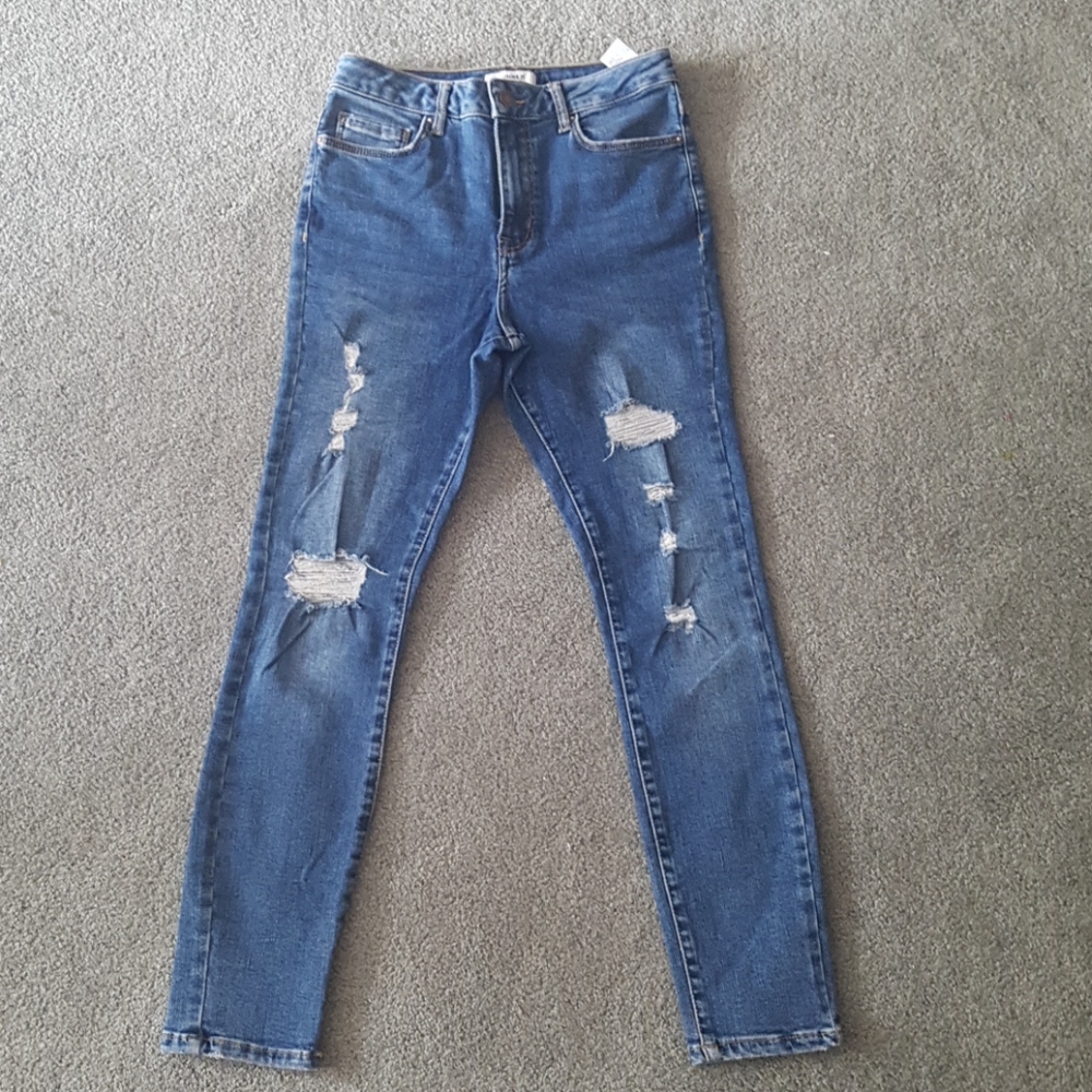 Destroyed Jeans